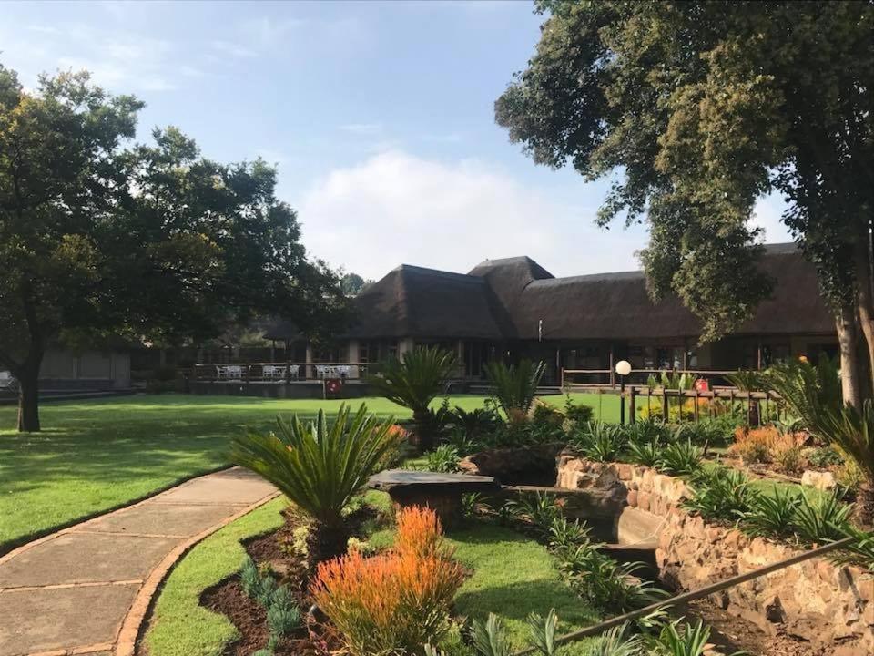 Nkanga Lodge Accommodation & Venue Kempton Park Bagian luar foto